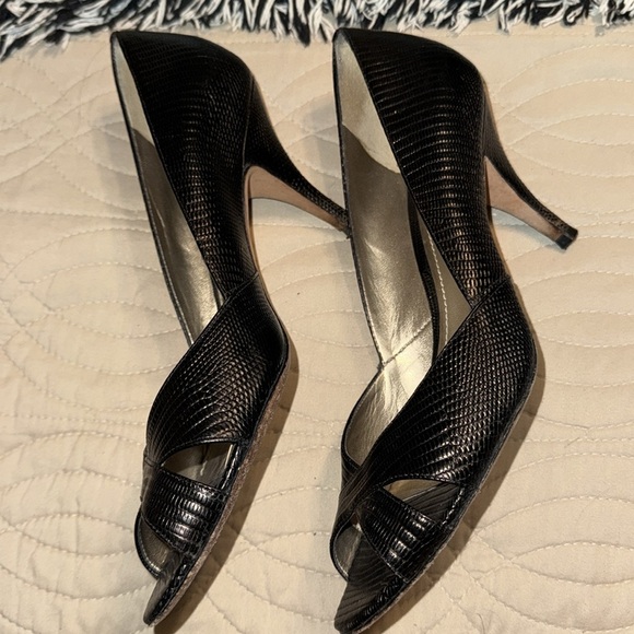 🌹Ann Taylor Black Peep Toe Heels - Picture 3 of 6